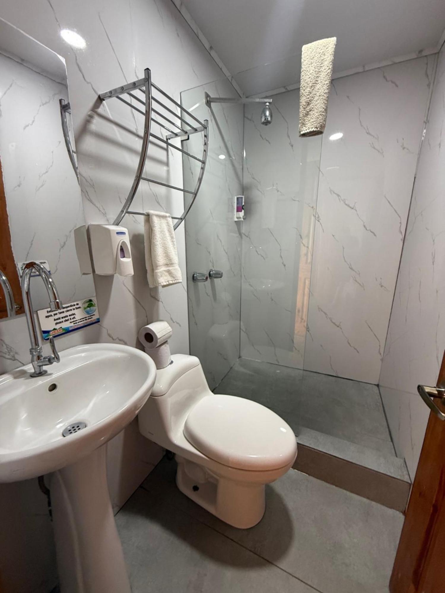 Hotel Uran Rivas Экстерьер фото